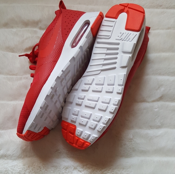 NIKE Air Max - Picture 5 of 7